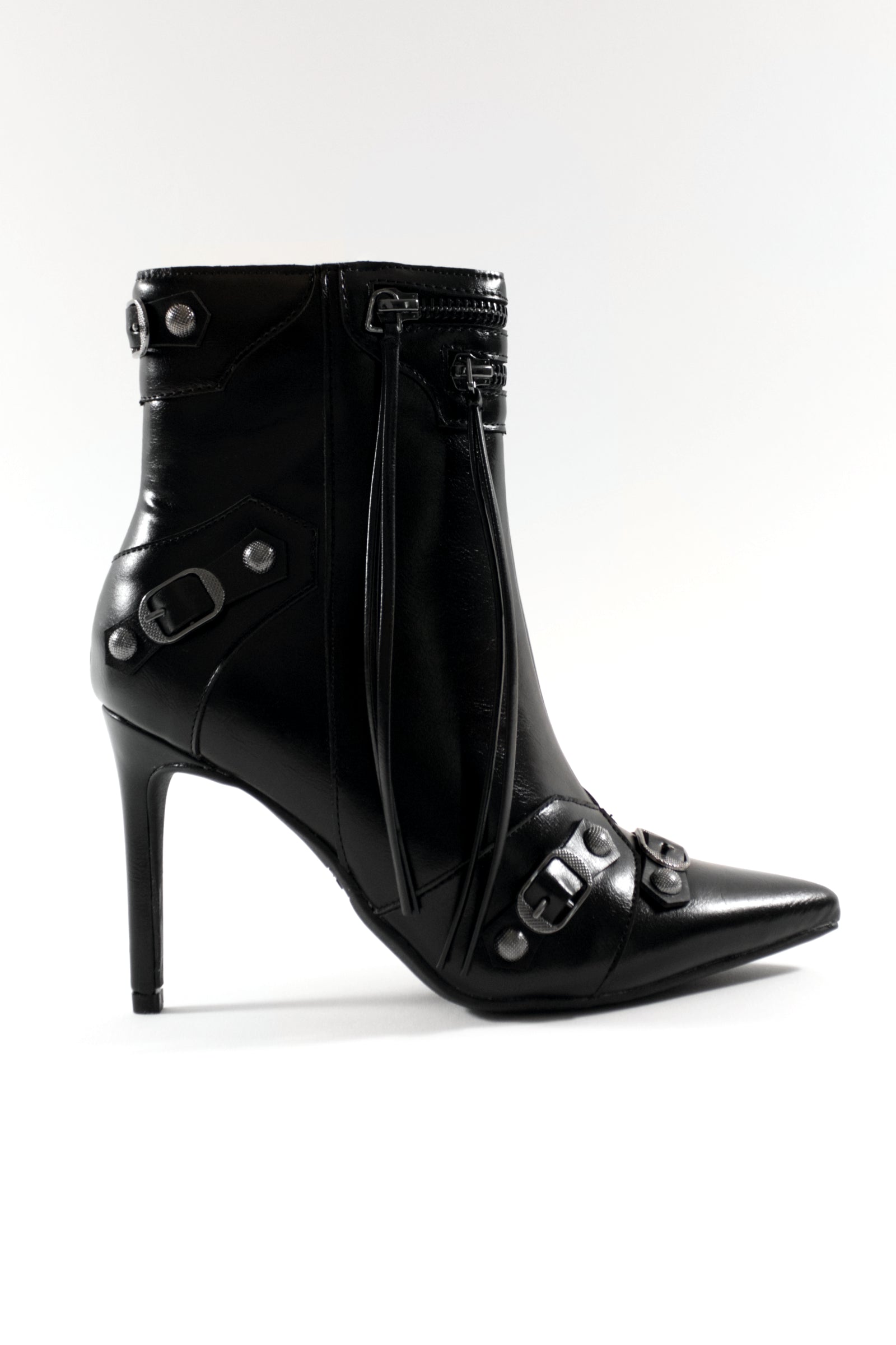 BALE BUCKLE DETAIL ANKLE BOOTS - BLACK
