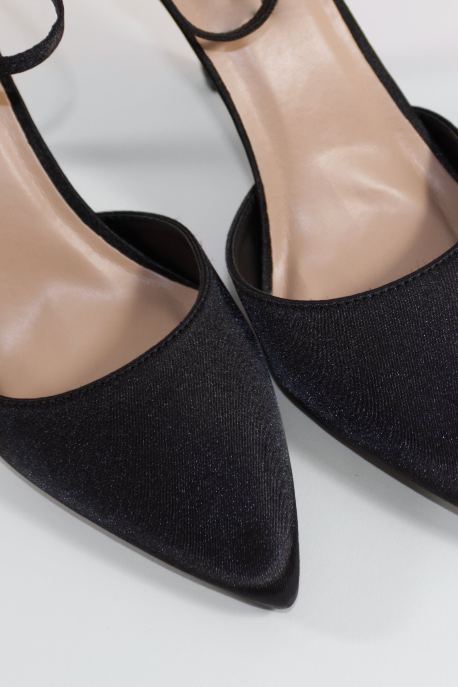 BRI EMBELLISHED BOW PUMP HEELS - BLACK