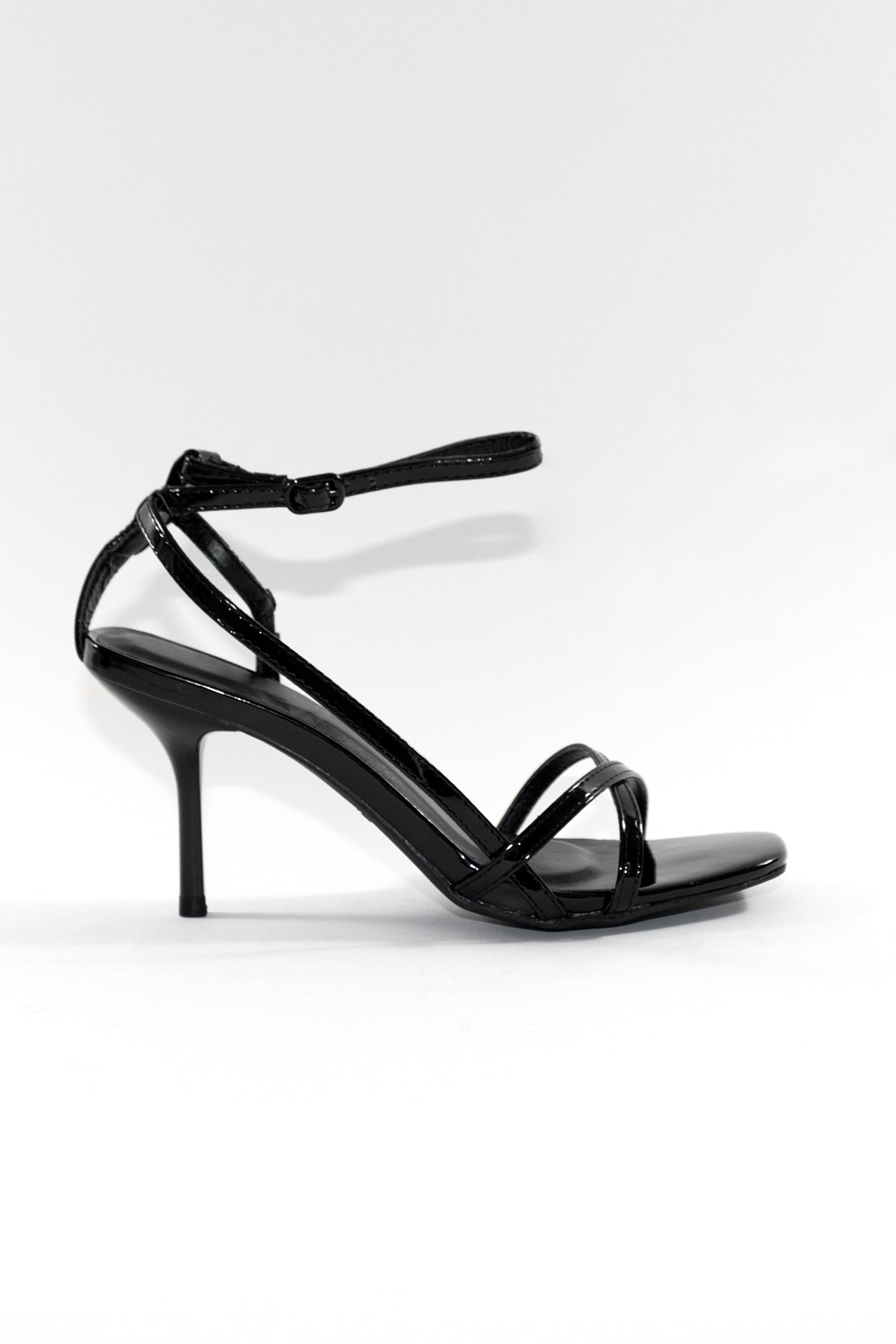 BETSY - BLACK