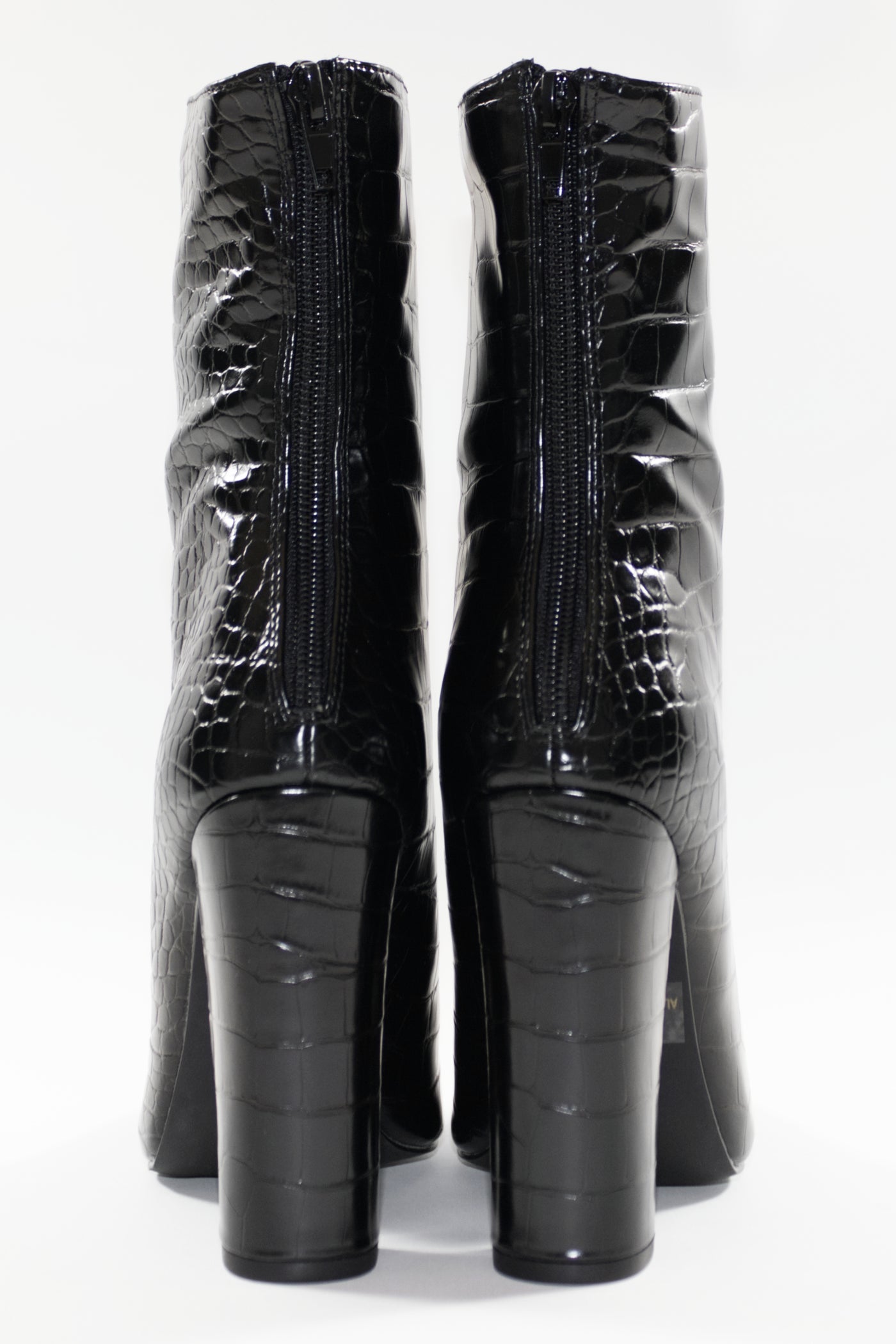 GIA - BLACK