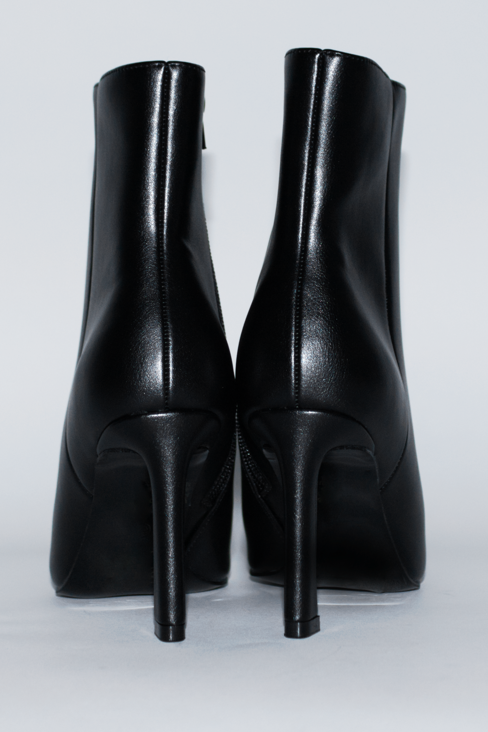 SCORPIO - BLACK